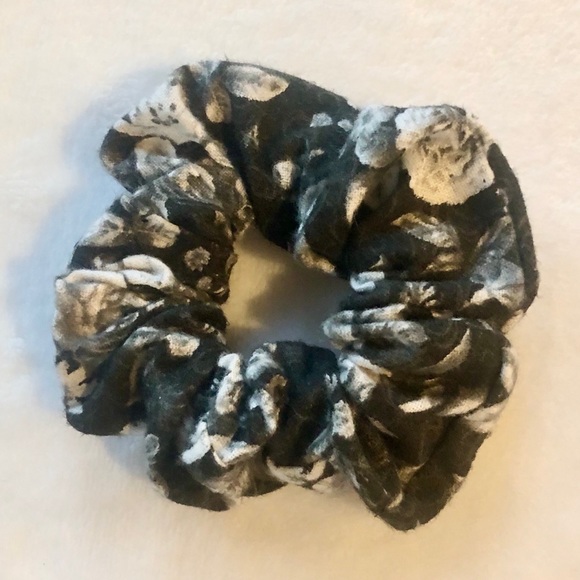 Scrunchie four pack! - Picture 6 of 6